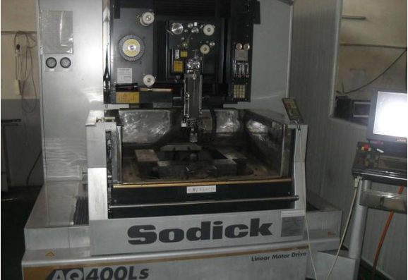 【兆恒機(jī)械】中走絲與慢走絲加工的技術(shù)的差距有多少？